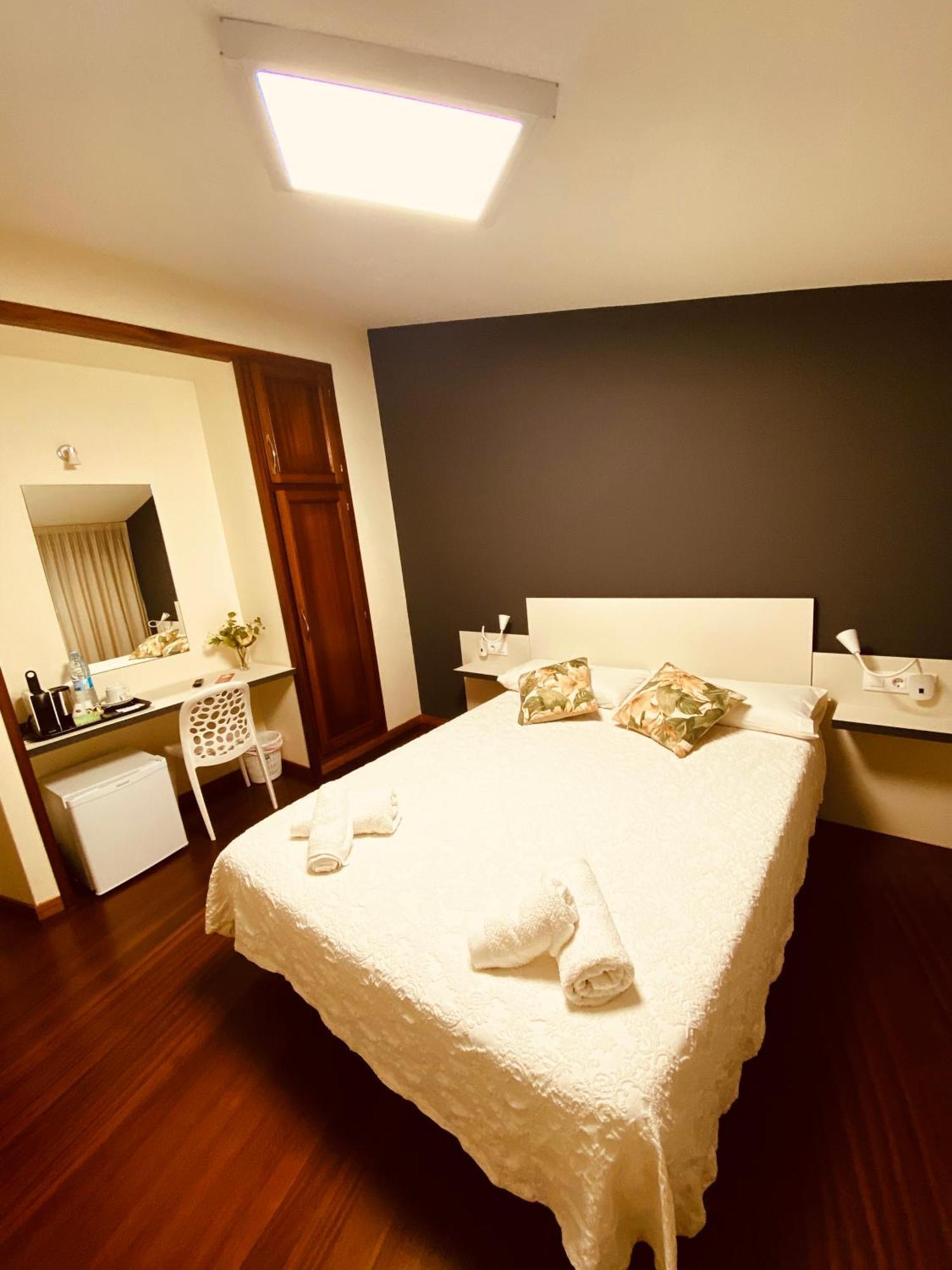 Vendaval Hotell Santa Marta de Ortigueira Exteriör bild